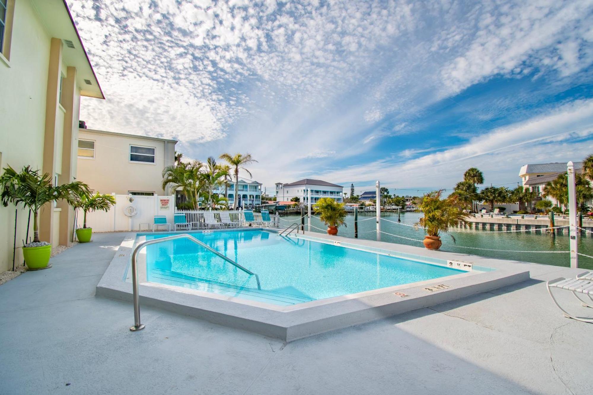 Apartment Funshine Pointe Capri